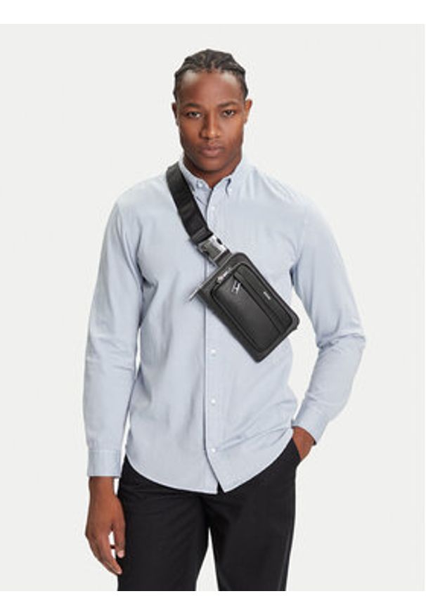 BOSS Saszetka nerka 50530098 Czarny. Kolor: czarny. Materiał: skóra