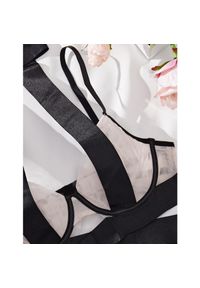 Intica - Komplet bielizny z ozdobnymi pasami podkreślający sylwetkę Irmentraut. Kolor: czerwony. Materiał: materiał. Wzór: paski #7