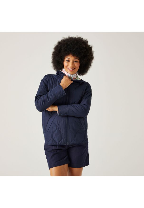 Regatta - Kurtka pikowana damska Courcelle. Kolor: niebieski. Materiał: puch. Sport: turystyka piesza