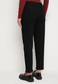 Born2be - Czarne Casualowe Jeansy o Kroju Mom Fit Arettia. Okazja: na co dzień. Stan: podwyższony. Kolor: czarny. Styl: casual #5