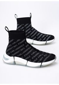 Sneakersy damskie czarne Karl Lagerfeld QUADRA Repeat Logo Knit Boot. Okazja: do pracy, na spacer, na co dzień. Kolor: czarny. Sport: turystyka piesza #1