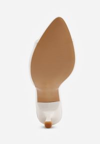 Renee - Białe Klapki Peep Toe na Szpilce ze Szpiczastym Noskiem Arinatia. Okazja: na co dzień, na imprezę. Nosek buta: otwarty. Kolor: biały. Sezon: lato. Obcas: na szpilce. Styl: casual, elegancki. Wysokość obcasa: średni #3