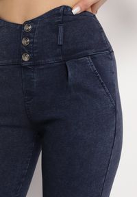 Born2be - Granatowe Jeansy z Wysoką Talią Paper Bag na Guziki Katarinna. Kolor: niebieski. Materiał: jeans #3