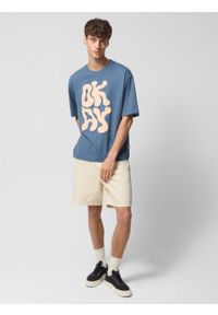 outhorn - T-shirt oversize z nadrukiem męski - granatowy. Okazja: na plażę. Kolor: niebieski. Materiał: dzianina, bawełna, materiał. Wzór: nadruk. Styl: wakacyjny
