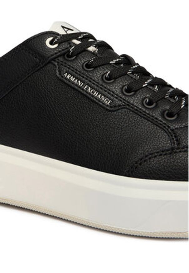 Armani Exchange Sneakersy XM001722 AF17540 MC138 Czarny. Kolor: czarny. Materiał: skóra