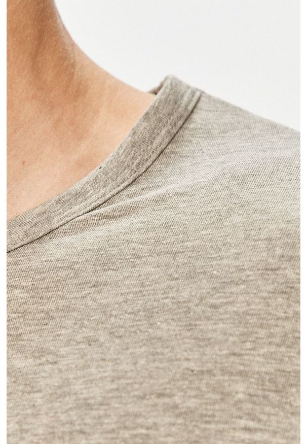 Jack & Jones - T-shirt. Okazja: na co dzień. Kolor: szary. Materiał: dzianina. Wzór: gładki. Styl: casual