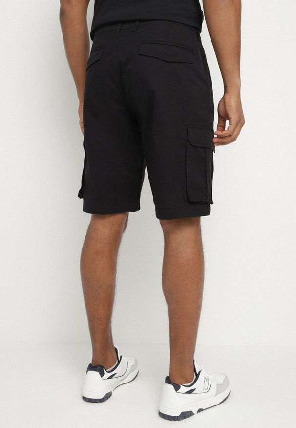 Born2be - Czarne Bawełniane Szorty Cargo z Bocznymi Kieszeniami Vikiitae. Kolor: czarny. Materiał: bawełna. Styl: elegancki