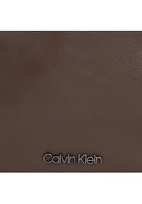 Calvin Klein Saszetka Ck Elevated Pu Reporter S K50K511190 Brązowy. Kolor: brązowy. Materiał: skóra