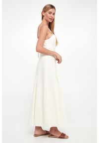 Twinset Milano - Sukienka midi lniana TWINSET. Materiał: len. Długość: midi
