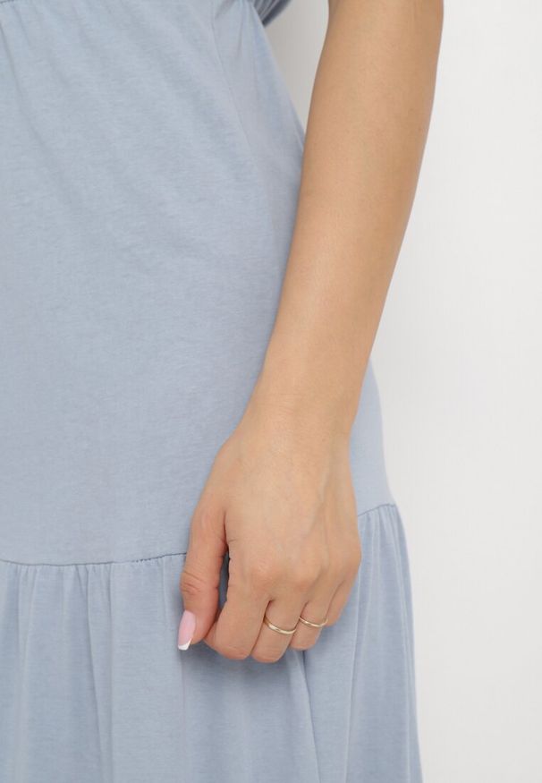 Born2be - Niebieska Bawełniana Sukienka Maxi Bez Rękawów Lorenis. Okazja: na co dzień. Typ kołnierza: dekolt w serek. Kolor: niebieski. Materiał: bawełna. Długość rękawa: bez rękawów. Sezon: lato. Styl: casual, elegancki. Długość: maxi