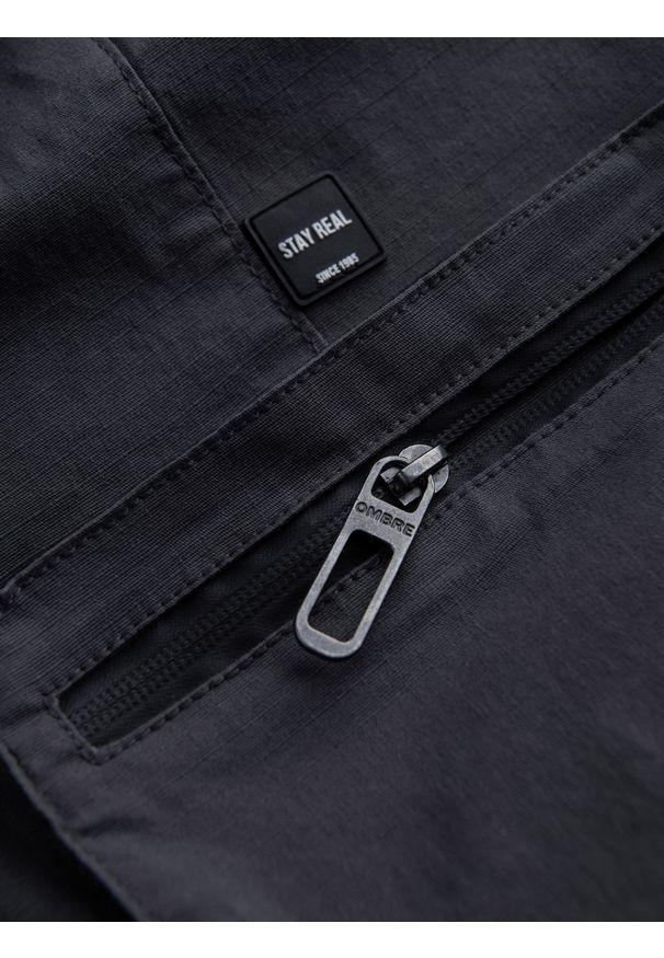 Ombre Clothing - Męskie spodnie JOGGERY z odstającymi i zapinanymi kieszeniami cargo - grafitowe V6 OM-PAJO-0135 - XXL. Kolor: szary. Materiał: guma, bawełna, tkanina, elastan. Wzór: nadruk