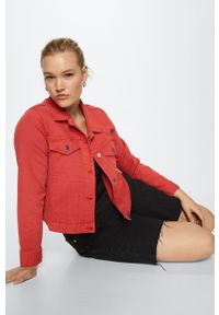 mango - Mango kurtka jeansowa Vicky damska kolor czerwony przejściowa. Okazja: na co dzień. Kolor: czerwony. Materiał: jeans. Styl: casual #7