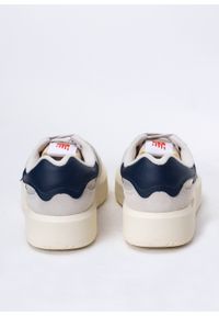 Sneakersy unisex beżowe New Balance CT302RC. Okazja: na co dzień. Kolor: beżowy. Materiał: koronka, zamsz. Szerokość cholewki: normalna. Wzór: napisy #5
