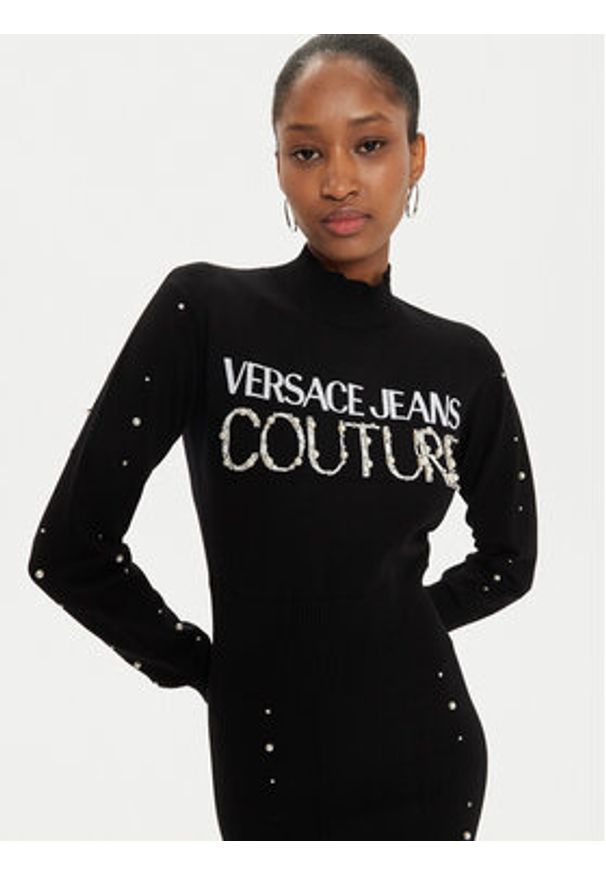 Versace Jeans Couture Sukienka dzianinowa 77HAOM11 Czarny Slim Fit. Kolor: czarny. Materiał: wiskoza