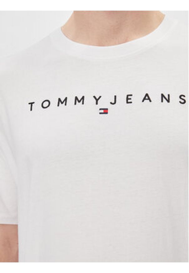 Tommy Jeans T-Shirt Tjm Reg Linear Logo Tee Ext DM0DM17993 Biały Regular Fit. Kolor: biały. Materiał: bawełna