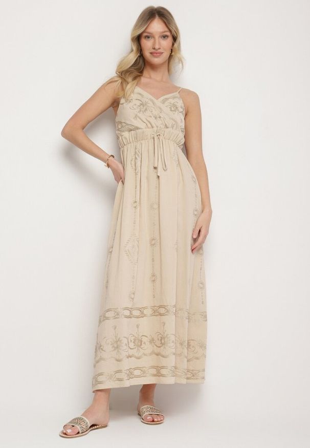 Born2be - Beżowa Rozkloszowana Sukienka na Ramiączkach z Wiskozy Zdobiona Haftem Ulonelitia. Okazja: na co dzień. Typ kołnierza: dekolt w serek. Kolor: beżowy. Materiał: wiskoza. Długość rękawa: na ramiączkach. Wzór: haft, aplikacja. Styl: casual, elegancki