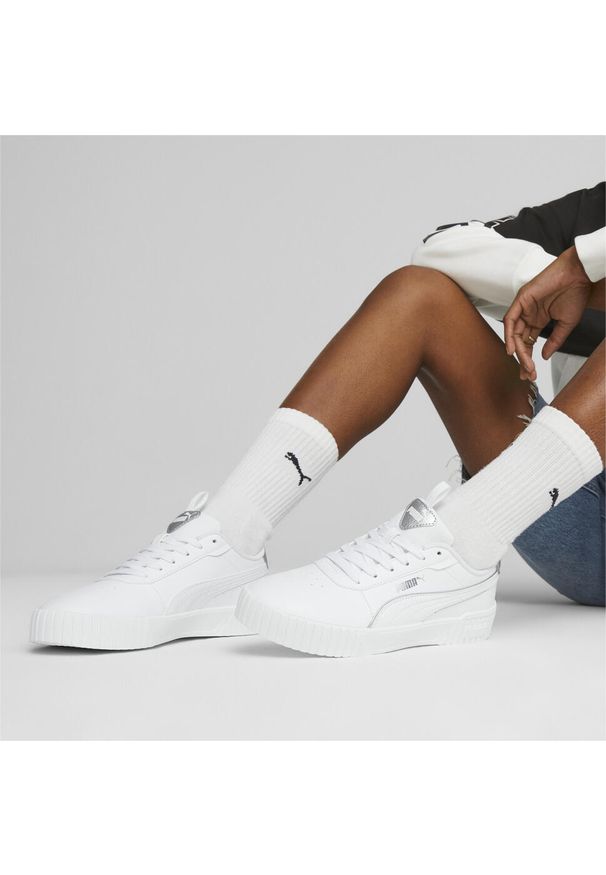 Puma - Damskie sneakersy Carina 2.0 Pop Up Metallics PUMA. Kolor: szary, biały, wielokolorowy. Materiał: skóra. Wzór: aplikacja. Sezon: lato. Sport: turystyka piesza