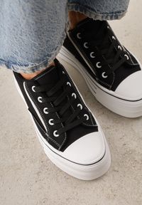 Renee - Czarne Trampki o Klasycznym Fasonie na Platformie Opheme. Okazja: na spacer, na co dzień. Kolor: czarny. Obcas: na platformie. Styl: klasyczny #7