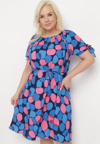 Born2be - Niebieska Trapezowa Sukienka Bawełniana z Elastycznym Dekoltem i Sznurkiem w Talii Eeraphina. Kolor: niebieski. Materiał: bawełna. Typ sukienki: trapezowe. Styl: wizytowy, rockowy, elegancki #1