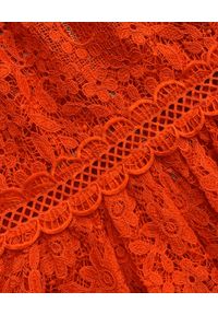 SELF PORTRAIT - Czerwona sukienka midi z koronki. Kolor: czerwony. Materiał: koronka. Wzór: koronka. Typ sukienki: dopasowane, rozkloszowane. Długość: midi #5