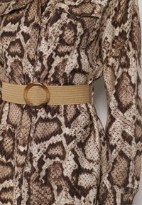 Born2be - Brązowa Sukienka Koszulowa z Wiskozą Zdobiona Paskiem i Wzorem w Węża Delane. Okazja: na co dzień. Kolor: brązowy. Materiał: wiskoza. Wzór: aplikacja. Typ sukienki: koszulowe. Styl: casual, elegancki #4