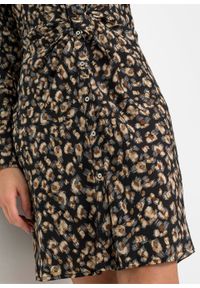 Sukienka koszulowa z nadrukiem i ozdobnym przewiązaniem bonprix czarno-beżowy leo. Kolor: czarny. Wzór: nadruk. Typ sukienki: koszulowe #6