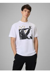 4f - 4F T-shirt regular z nadrukiem uniseks 4F x Bartosz Zmarzlik - biały M. Okazja: na co dzień. Kolor: biały. Materiał: materiał, bawełna. Wzór: nadruk. Styl: casual, klasyczny, sportowy #1