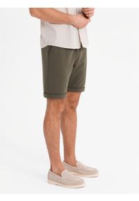 Ombre Clothing - Męskie dzianinowe szorty z podwiniętymi nogawkami – oliwkowe V5 OM-SRCS-0170 - XXL. Kolor: oliwkowy. Materiał: dzianina. Wzór: jednolity. Styl: klasyczny #4