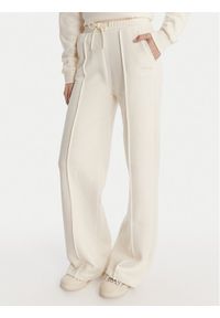 Guess Spodnie dresowe V6RB17 K9V31 Écru Regular Fit. Materiał: bawełna #1