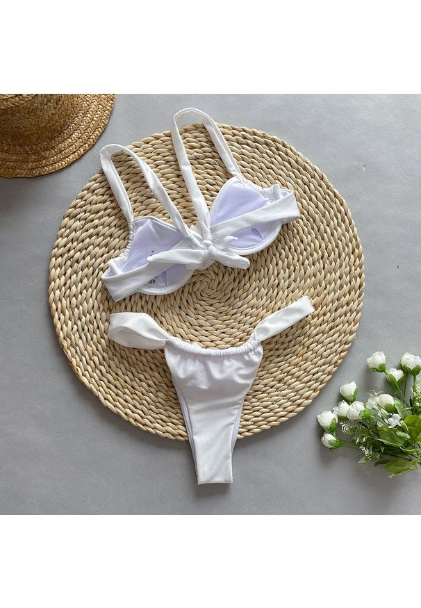 Intica - Bikini damskie z kwiatami 3D na lato Mui. Kolor: czerwony. Materiał: materiał. Wzór: kwiaty