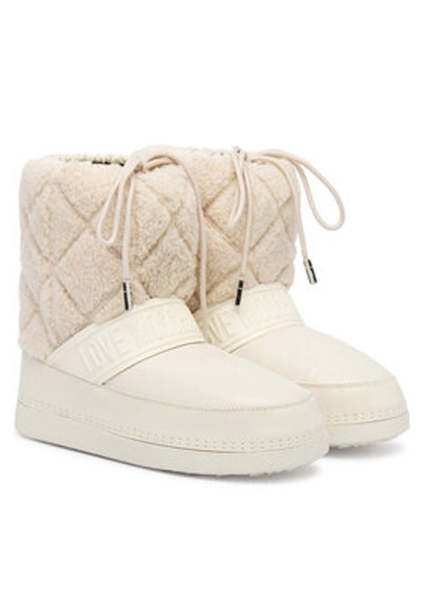 Love Moschino - LOVE MOSCHINO Śniegowce JA24422G0NISJ12B Écru. Materiał: skóra