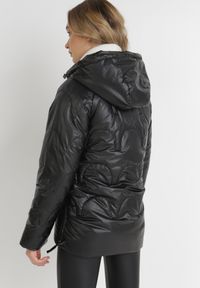 Born2be - Czarna Kurtka Ocyporena. Kolor: czarny. Materiał: tkanina. Wzór: aplikacja #6