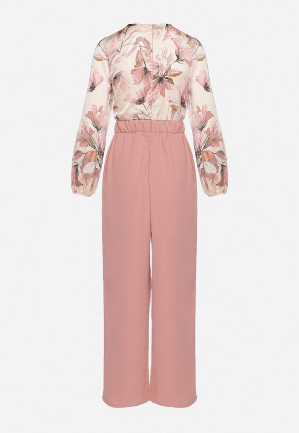 Born2be - Różowy Kombinezon z Szerokimi Nogawkami z Kwiatową Górą i Paskiem z Klamrą Ilanvi. Okazja: na co dzień. Kolor: różowy. Długość rękawa: długi rękaw. Długość: długie. Wzór: kwiaty. Styl: casual