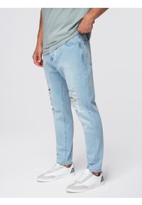 Ombre Clothing - Spodnie jeansowe męskie CARROT FIT z przetarciami – jasnoniebieskie V1 - Rozmiar: XXL. Okazja: na co dzień. Kolor: niebieski. Materiał: jeans. Wzór: aplikacja. Styl: klasyczny, casual #9