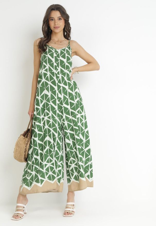 Born2be - Zielony Wzorzysty Kombinezon na Ramiączkach z Długimi Nogawkami z Wiskozy Jarie. Kolor: zielony. Materiał: wiskoza. Długość rękawa: na ramiączkach. Długość: długie. Wzór: geometria. Sezon: wiosna, lato