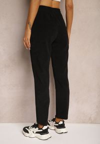 Renee - Czarne Spodnie Sztruksowe High Waist z Dodatkiem Bawełny i Gumką w Talii Jedela. Stan: podwyższony. Kolor: czarny. Materiał: bawełna, sztruks