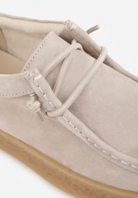 Born2be - Beżowe Zamszowe Półbuty ze Skórzaną Wkładką i Ozdobnymi Przeszyciami Olenos. Okazja: na co dzień. Kolor: beżowy. Materiał: zamsz, skóra. Styl: casual #7