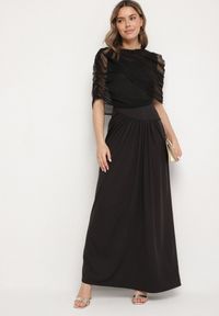 Born2be - Czarna Koktajlowa Sukienka Zdobiona Marszczeniem z Siateczkową Narzutką Millanea. Okazja: na co dzień. Kolor: czarny. Wzór: aplikacja. Typ sukienki: proste. Styl: wizytowy #3