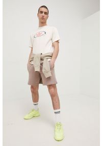 adidas Originals szorty bawełniane HC9460 męskie kolor beżowy. Okazja: na co dzień. Kolor: beżowy. Materiał: bawełna. Styl: casual #3