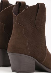 Renee - Ciemnobrązowe Botki Typu Kowbojki na Stożku ze Skóry Naturalnej Clearfeather. Okazja: na co dzień. Kolor: brązowy. Materiał: skóra. Obcas: na stożku. Styl: klasyczny, casual #4