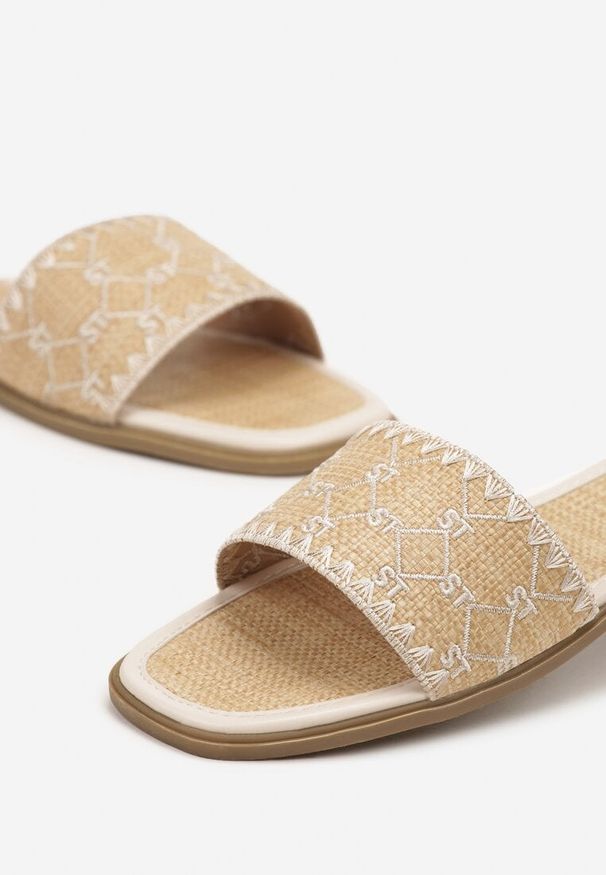 Born2be - Beżowe Klapki z Geometrycznym Wzorem w Stylu Boho Zeroma. Okazja: na co dzień. Kolor: beżowy. Wzór: geometria. Sezon: lato. Styl: boho