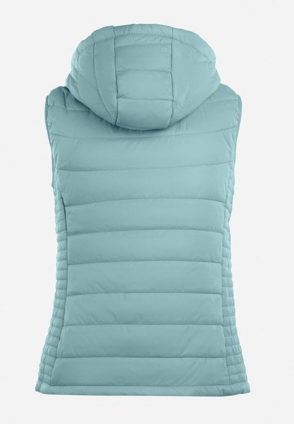 Born2be - Jasnoniebieska Kamizelka Pikowana z Kapturem Xalvadora. Typ kołnierza: kaptur. Kolor: niebieski. Długość rękawa: bez rękawów. Styl: sportowy, klasyczny