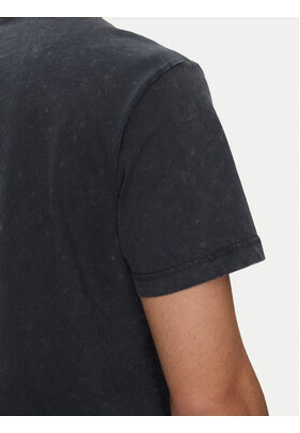 Guess T-Shirt M5GI14 K8FQ4 Granatowy Regular Fit. Kolor: niebieski. Materiał: bawełna