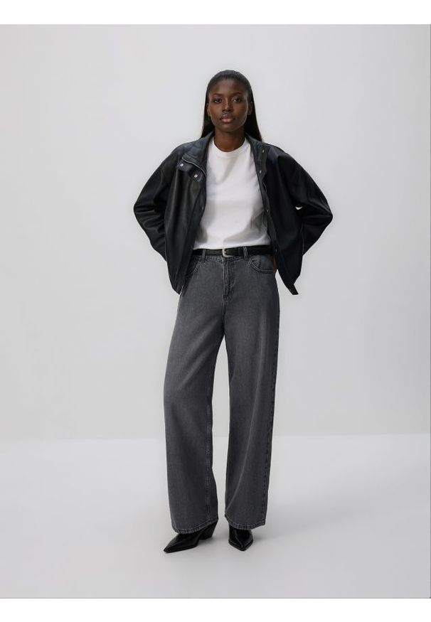 Reserved - Jeansy wide leg - szary. Kolor: szary