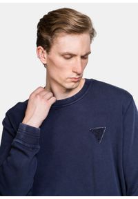 Bluza męska Guess Patch Logo Cn Fleece (M1GQ51K68I1-G77G). Kolor: niebieski. Materiał: jeans, denim, materiał. Sezon: lato. Styl: młodzieżowy #2