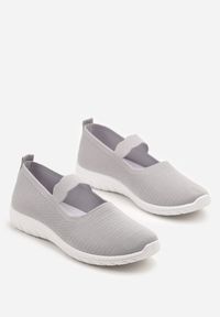 Born2be - Szare Wsuwane Tenisówki z Ozdobnym Paskiem i Perforacją Zelsedi. Okazja: na co dzień. Zapięcie: bez zapięcia. Kolor: szary. Materiał: jeans. Sezon: lato. Styl: klasyczny, elegancki, casual #5