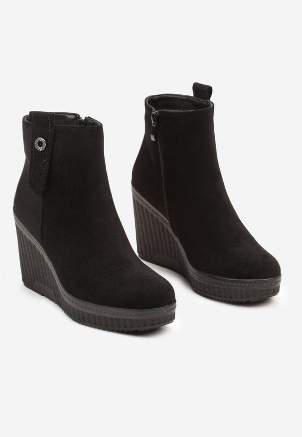 Born2be - Czarne Klasyczne Botki na Koturnie Ozdobione Brokatem Navilina. Okazja: na co dzień. Kolor: czarny. Materiał: jeans. Wzór: aplikacja. Obcas: na koturnie. Styl: klasyczny