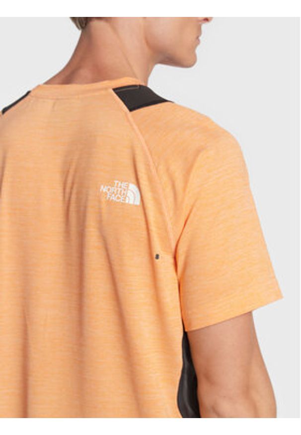 The North Face T-Shirt Athletic Outdoor Glacier NF0A5IMI Pomarańczowy Regular Fit. Kolor: pomarańczowy. Materiał: syntetyk