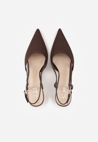 Renee - Brązowe Ażurowe Sandały na Szpilce Typu Slingback Pavidia. Zapięcie: sprzączka. Kolor: brązowy. Materiał: koronka. Wzór: ażurowy. Obcas: na szpilce #8