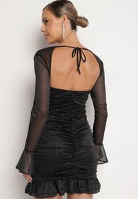 Born2be - Czarna Siateczkowa Sukienka Marszczona Sukienka z Falbankami Brokatem i Wiązaniem Salanira. Okazja: na co dzień. Typ kołnierza: kołnierz z falbankami. Kolor: czarny. Materiał: materiał. Długość rękawa: długi rękaw. Wzór: aplikacja. Typ sukienki: proste. Styl: casual, elegancki #3